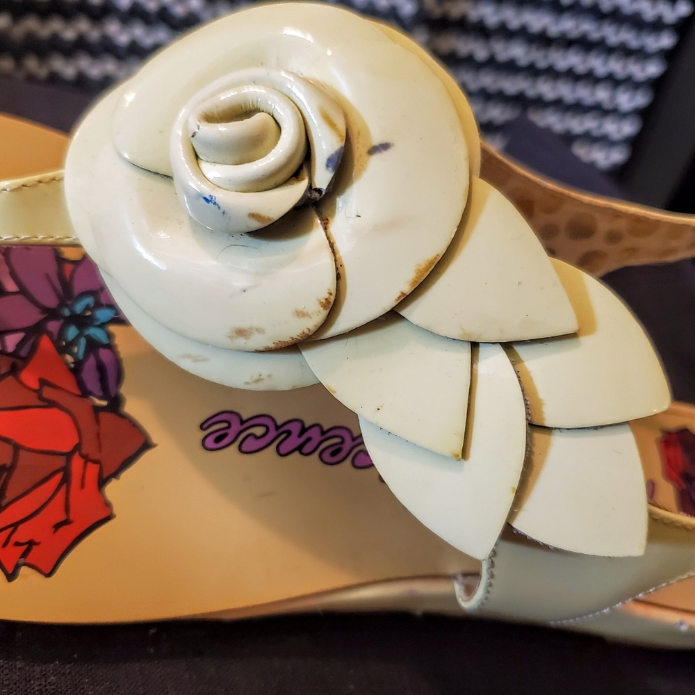 Poetic License "My Haven" Nude Beige Flower Leather Slingback Sandals Flat Shoes - Picture 5 of 15